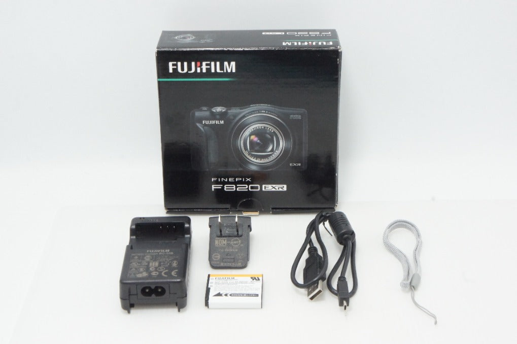 美品 FUJIFILM フジフィルム FinePix F820 EXR コンパクトデジタルカメラ レッド 元箱付 260618t