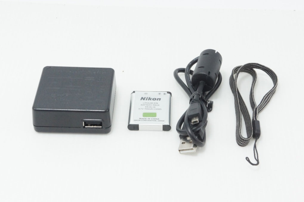 良品 Nikon ニコン COOLPIX A300 コンパクトデジタルカメラ シルバー 260630m