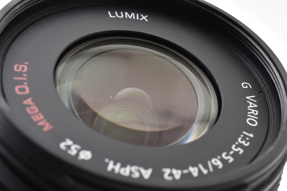 美品 Panasonic LUMIX G VARIO 14-42mm F3.5-5.6 ASPH. MEGA O.I.S H-FS014042 AFレンズ マイクロフォーサーズ フード付 260921r