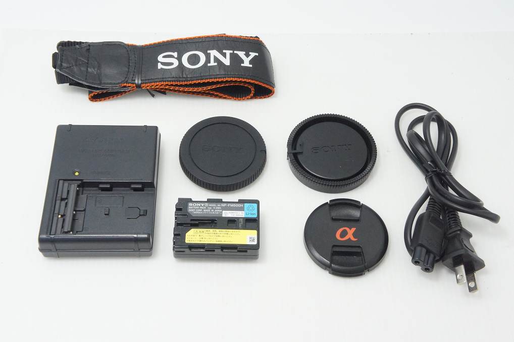 良品 SONY ソニー α200 レンズキット DSLR-A200K (DT 18-70mm F3.5-5.6 SAL1870) デジタル一眼レフカメラ 260818al