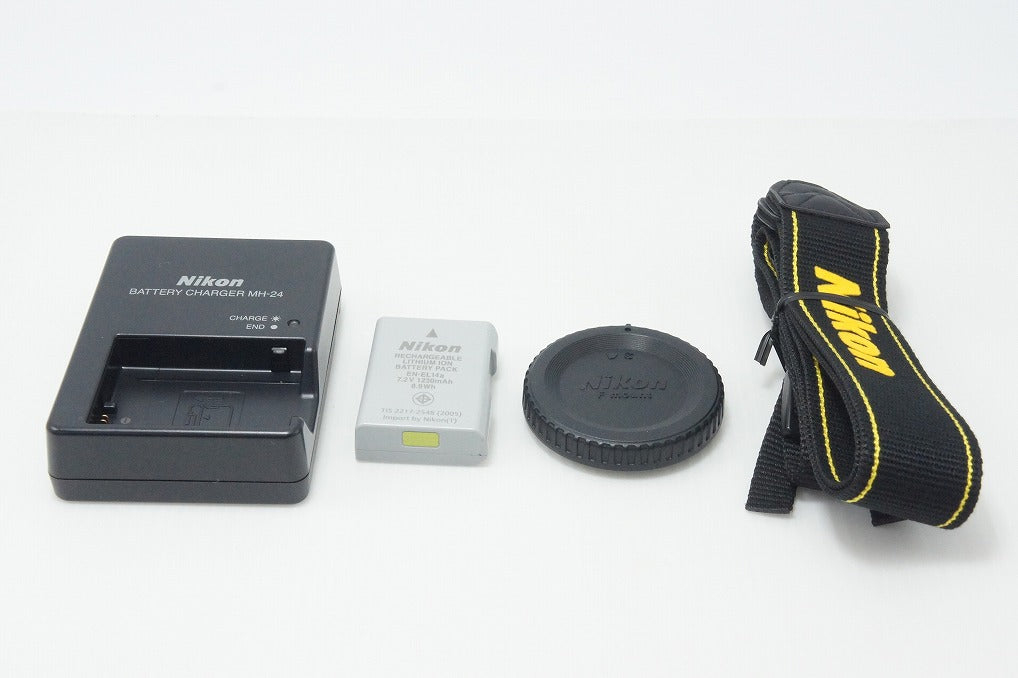 良品 Nikon ニコン D5200 ボディ デジタル一眼レフカメラ ブラック 260828l