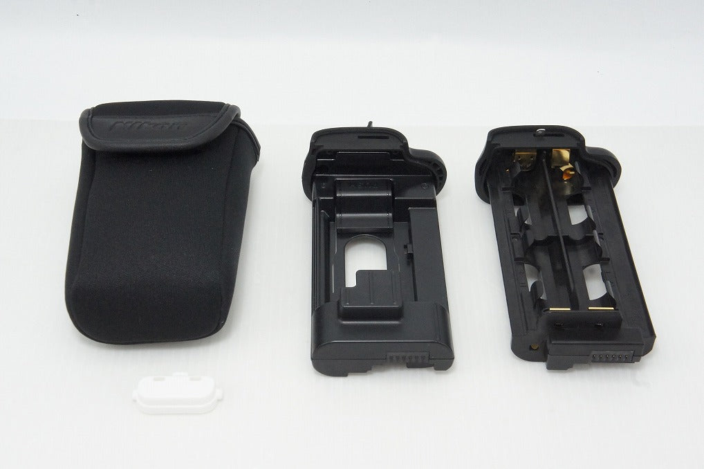 美品 Nikon ニコン MB-D17 D500用 マルチパワーバッテリーパック 260515i