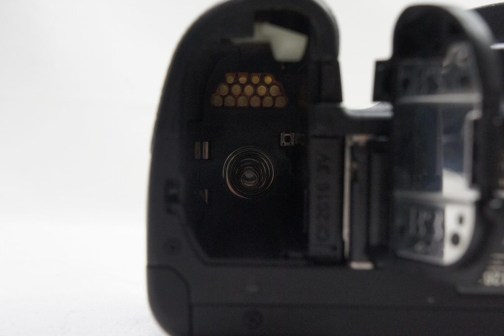 Canon キヤノン EOS 30D ボディ デジタル一眼レフカメラ 250818b