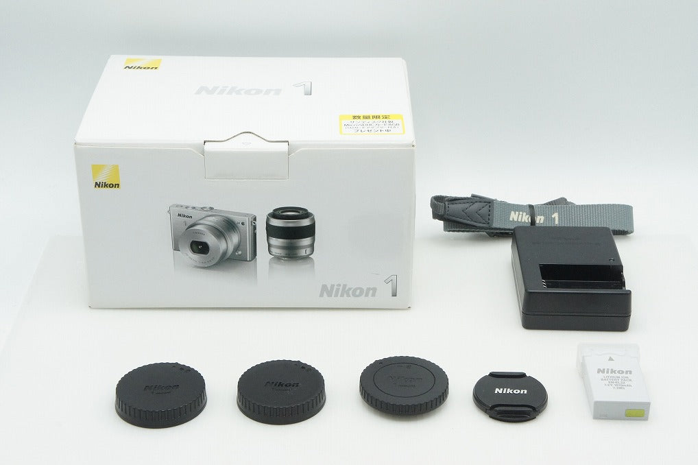 美品 Nikon ニコン 1 J4 ダブルズームキット ミラーレス一眼カメラ シルバー 元箱付 260212e