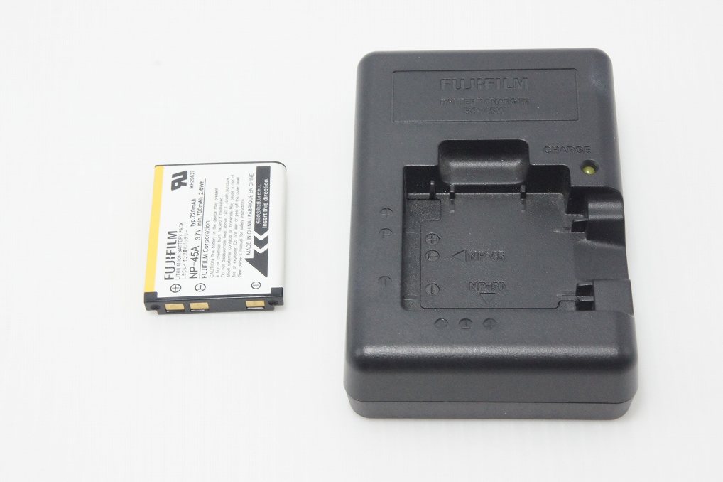 FUJIFILM フジフィルム FinePix Z700EXR コンパクトデジタルカメラ ブラック 260903b