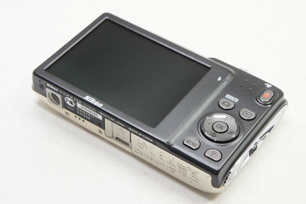 美品 Nikon ニコン COOLPIX S3100 コンパクトデジタルカメラ シャンパンシルバー 250610g