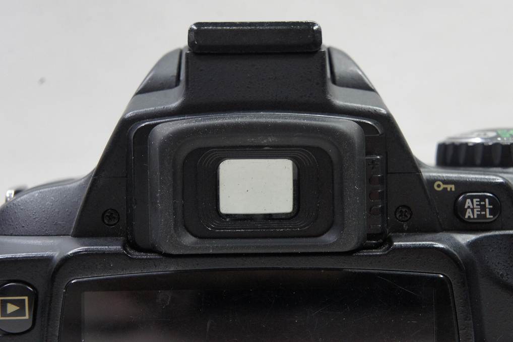 Nikon ニコン D40 + AF-S 18-55mm GII レンズキット デジタル一眼レフカメラ 250413c