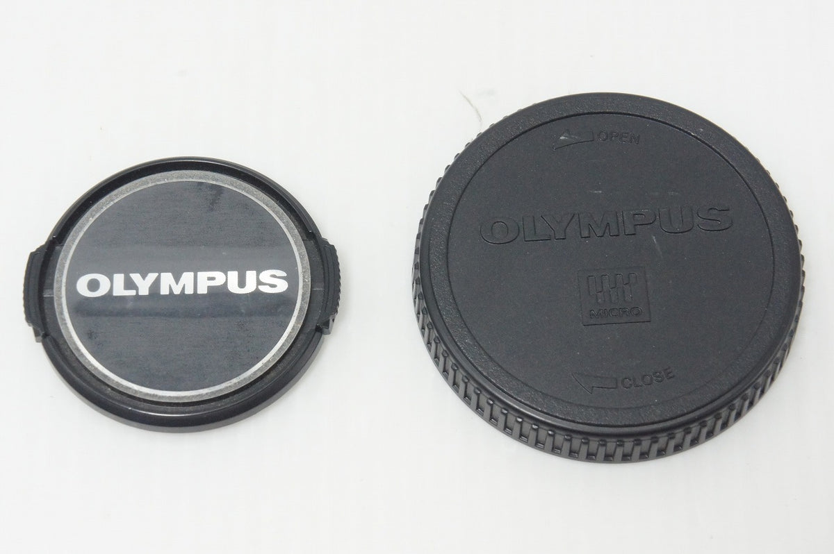 美品 OLYMPUS オリンパス M.ZUIKO DIGITAL 17mm F2.8 パンケーキレンズ AFレンズ シルバー マイクロフォーサーズ フィルター付 261008s