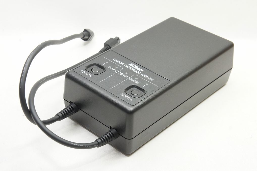 Nikon クイックチャージャー MH-30 F5専用 通電確認済 美品 Nikon クイックチャージャーMH-30 F5専用 ニッケル水素電池