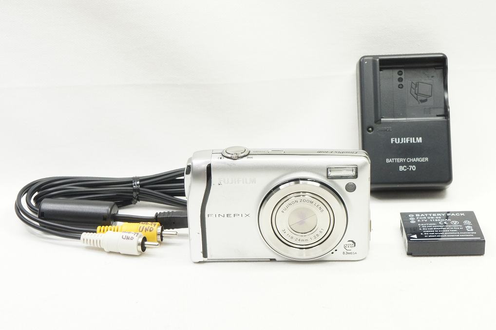 FUJIFILM フジフィルム FinePix F40fd コンパクトデジタルカメラ シルバー 250706i