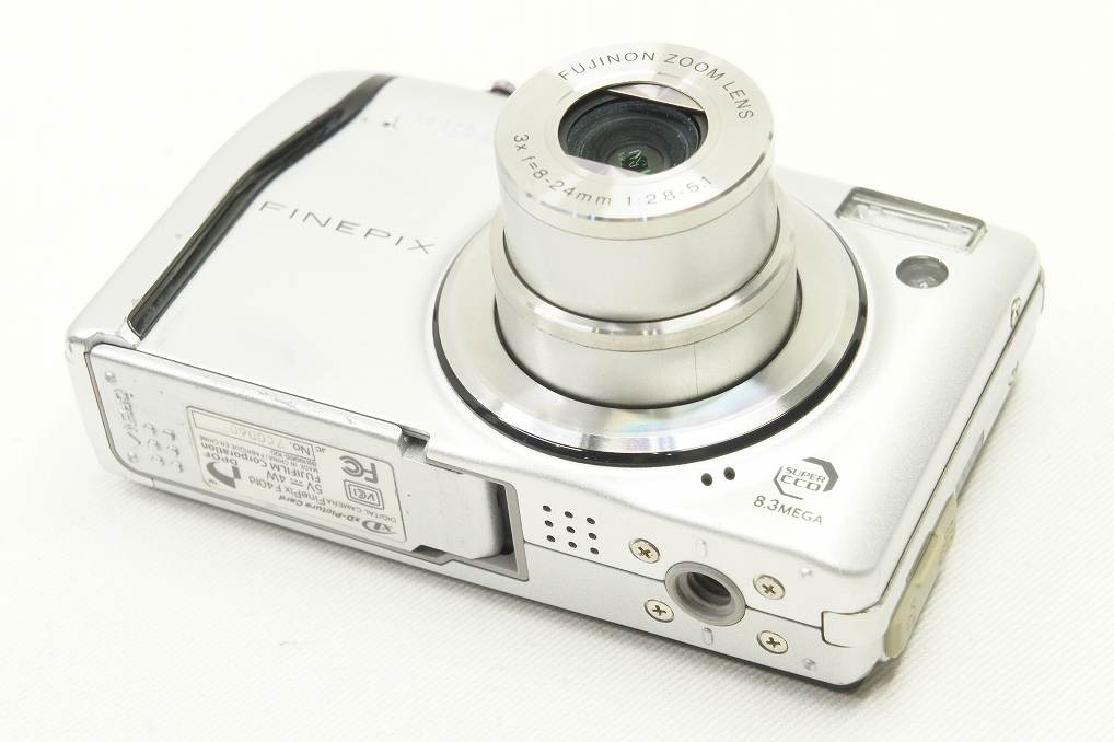 FUJIFILM フジフィルム FinePix F40fd コンパクトデジタルカメラ シルバー 250706i