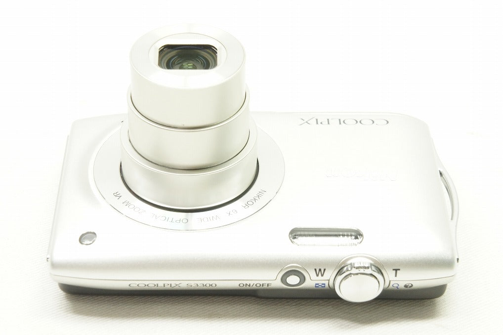 美品 Nikon ニコン COOLPIX S3300 コンパクトデジタルカメラ シルバー 