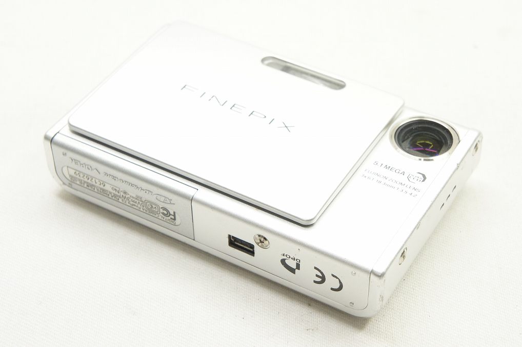 美品 FUJIFILM フジフィルム FinePix Z3 コンパクトデジタルカメラ シルバー 元箱付 250426ah