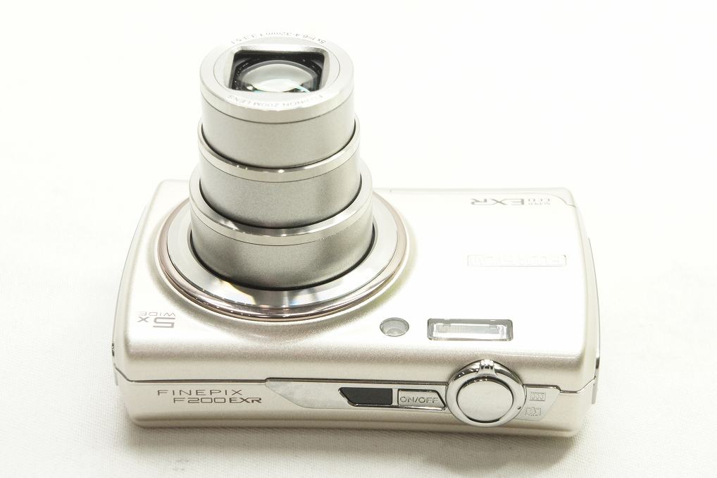 FUJIFILM フジフィルム FinePix F200EXR コンパクトデジタル