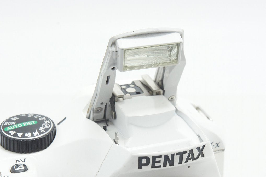 PENTAX ペンタックス K-x レンズキット (smc PENTAX DA L 18-55mm F3.5-5.6 AL) デジタル一眼レフカメラ ホワイト Kマウント APS-C 261019q