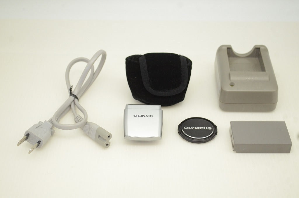 美品 OLYMPUS PEN mini E-PM1 + M.ZUIKO DIGITAL 14-42mm F3.5-5.6 II R レンズキット ミラーレス シルバー 251105i