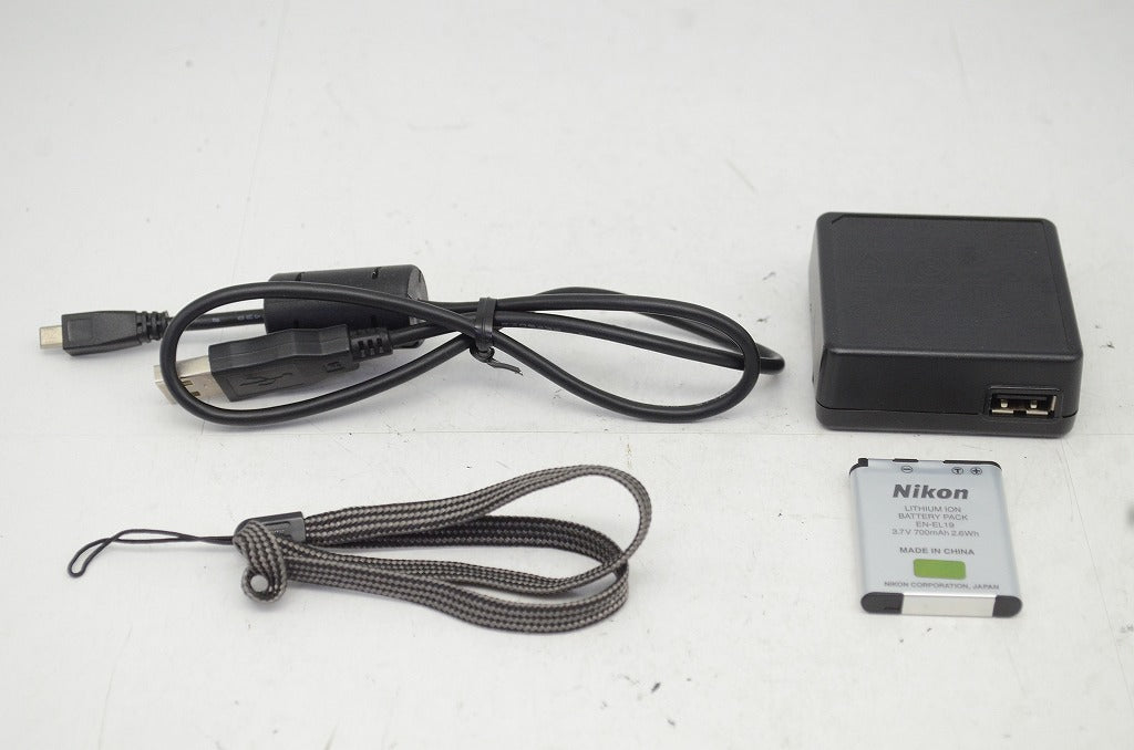 美品 Nikon ニコン COOLPIX S2900 コンパクトデジタルカメラ レッド 250904d
