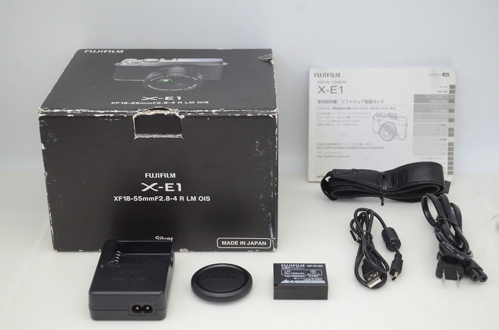 FUJIFILM フジフィルム X-E1 ボディ ミラーレス一眼カメラ シルバー 元箱付 251117b