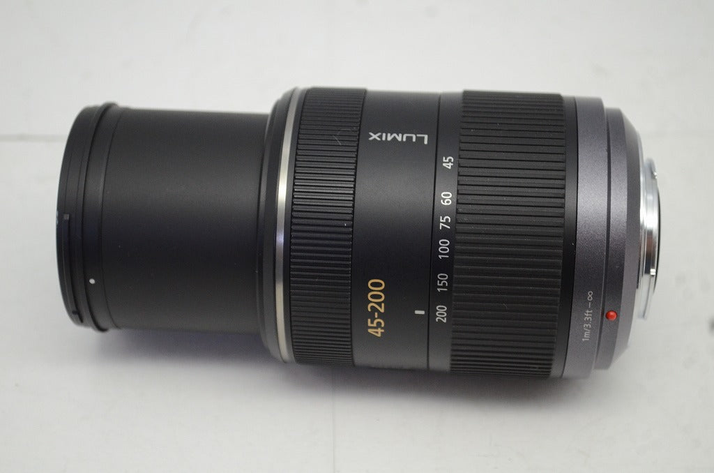 美品 Panasonic パナソニック LUMIX G VARIO 45-200mm F4-5.6 MEGA O.I.S. H-FS045200 マイクロフォーサーズ 250926e