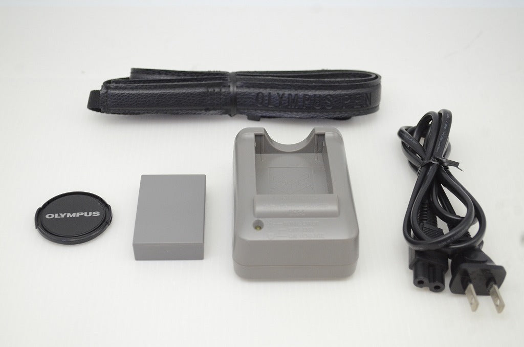 美品 OLYMPUS オリンパス PEN E-PL8 + M.ZUIKO DIGITAL ED 14-42mm F3.5-5.6 EZ ミラーレス一眼カメラ ブラック 251129h