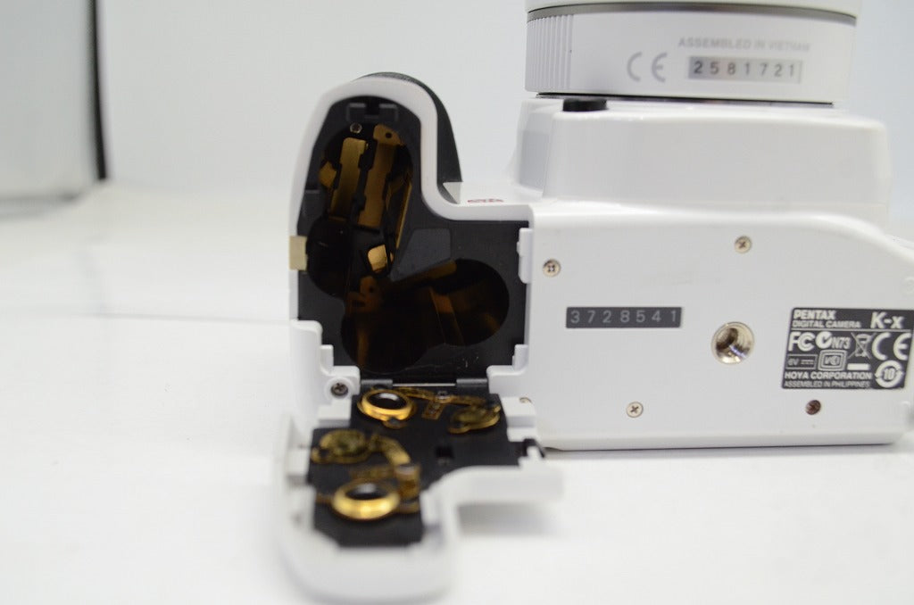 良品 PENTAX K-x レンズキット (smc PENTAX DA L 18-55mm F3.5-5.6 AL) デジタル一眼レフカメラ ホワイト 250927aa