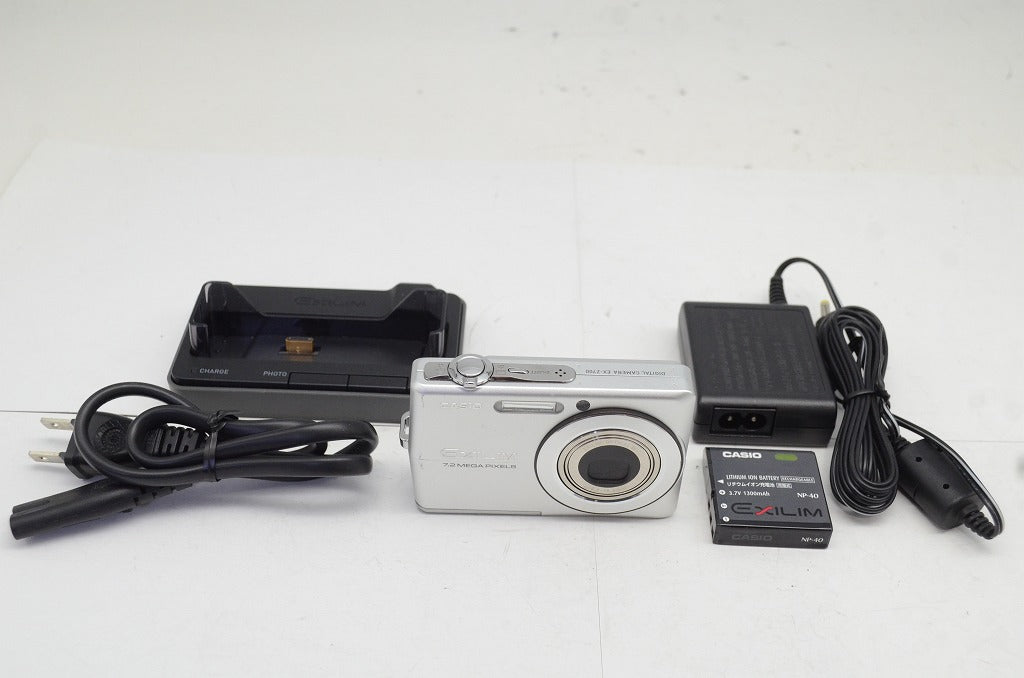 CASIO カシオ EXILIM EX-Z700 コンパクトデジタルカメラ シルバー 250926u