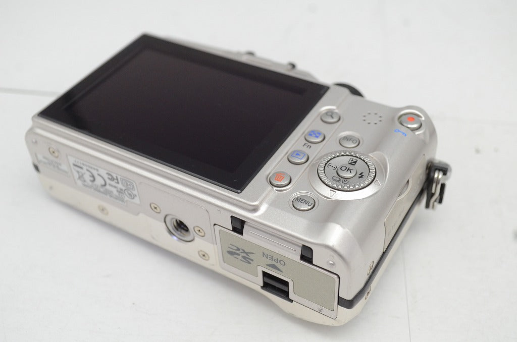 OLYMPUS オリンパス PEN Lite E-PL2 ボディ ミラーレス一眼カメラ シルバー 250927n