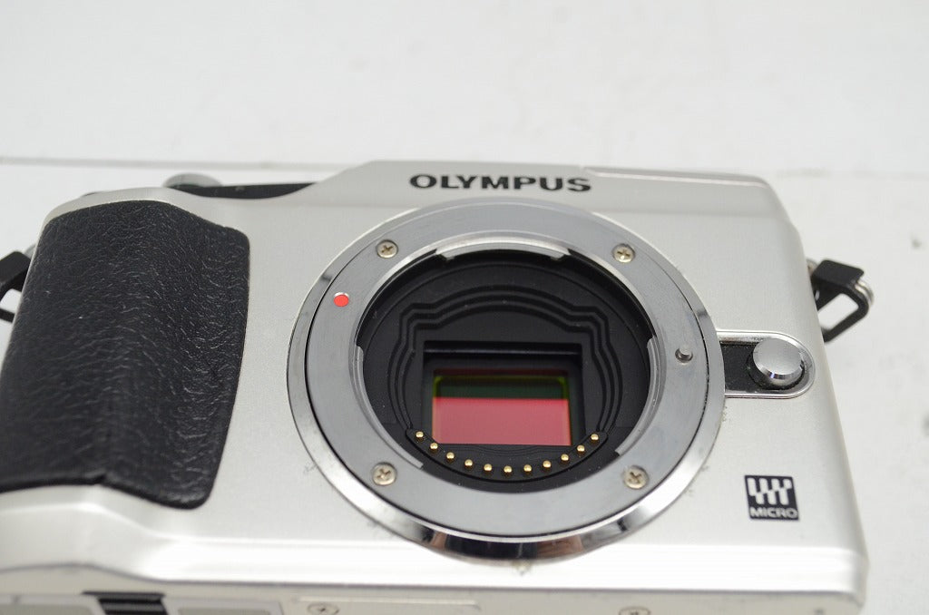 OLYMPUS オリンパス PEN Lite E-PL2 ボディ ミラーレス一眼カメラ シルバー 250927n
