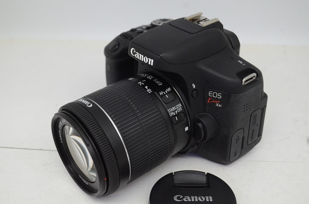美品 Canon キヤノン EOS Kiss X8i レンズキット EF-S 18-55mm F3.5-5.6 IS STM デジタル一眼レフカメラ 250927ao