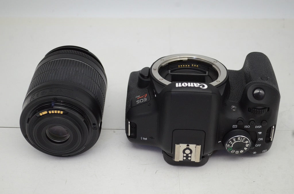 美品 Canon キヤノン EOS Kiss X8i レンズキット EF-S 18-55mm F3.5-5.6 IS STM デジタル一眼レフカメラ 250927ao
