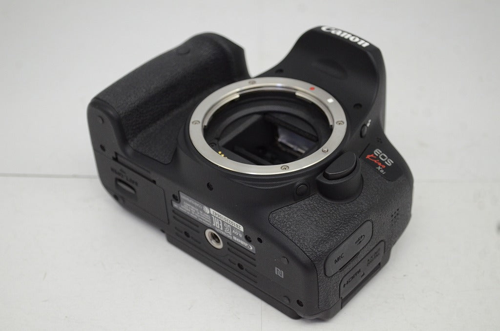 美品 Canon キヤノン EOS Kiss X8i レンズキット EF-S 18-55mm F3.5-5.6 IS STM デジタル一眼レフカメラ 250927ao
