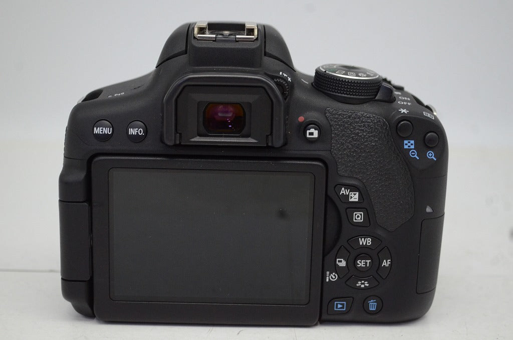 美品 Canon キヤノン EOS Kiss X8i レンズキット EF-S 18-55mm F3.5-5.6 IS STM デジタル一眼レフカメラ 250927ao