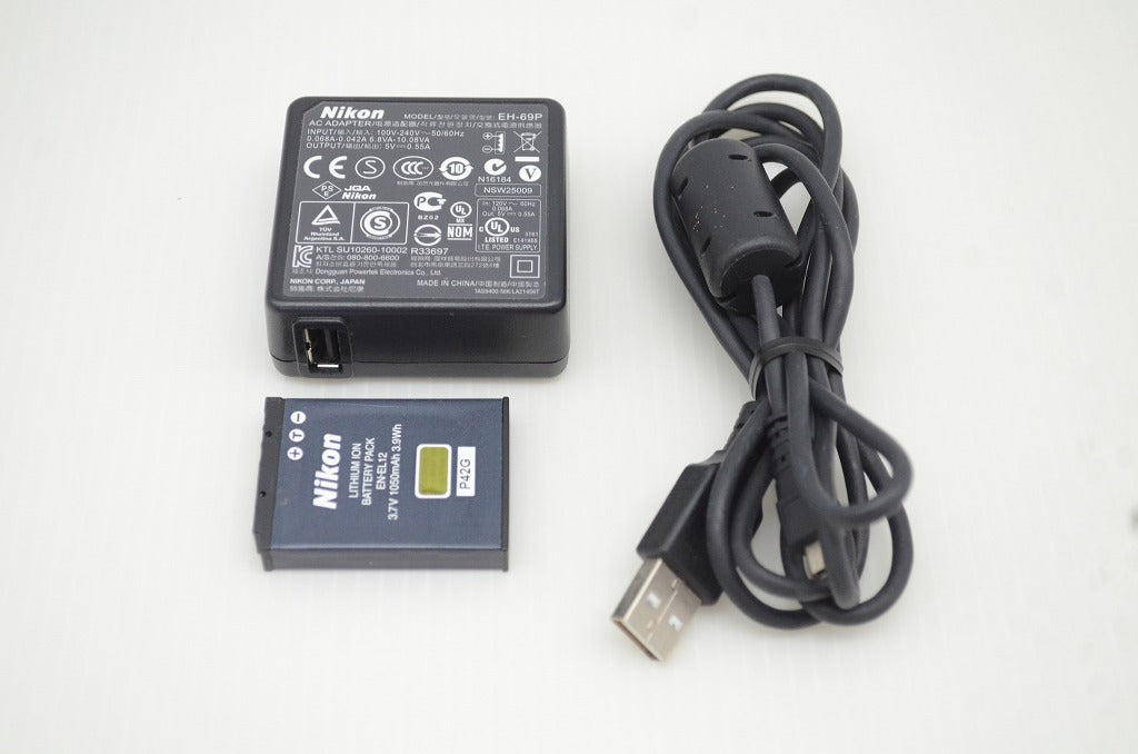 Nikon ニコン COOLPIX S8200 コンパクトデジタルカメラ レッド 251203g