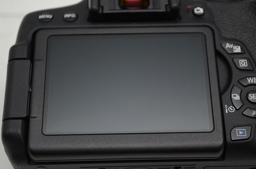 美品 Canon キヤノン EOS Kiss X8i レンズキット EF-S 18-55mm F3.5-5.6 IS STM デジタル一眼レフカメラ 250927ao