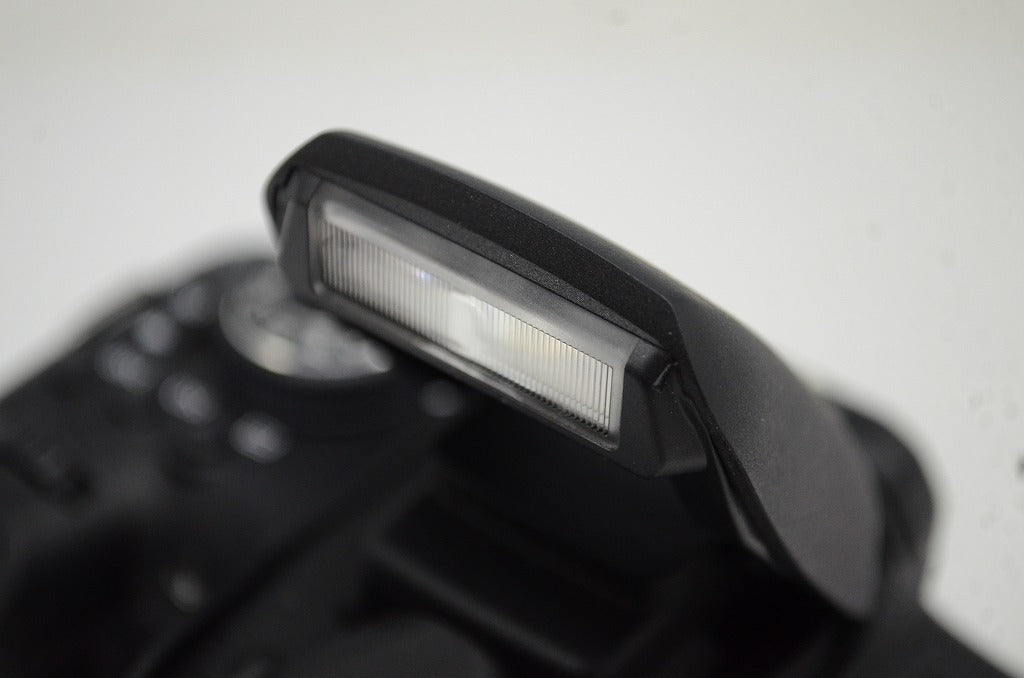 美品 Canon キヤノン EOS Kiss X8i レンズキット EF-S 18-55mm F3.5-5.6 IS STM デジタル一眼レフカメラ 250927ao