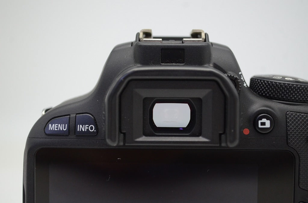美品 Canon キヤノン EOS Kiss X7 + EF-S 18-55 IS STM レンズキット デジタル一眼レフカメラ 250926k
