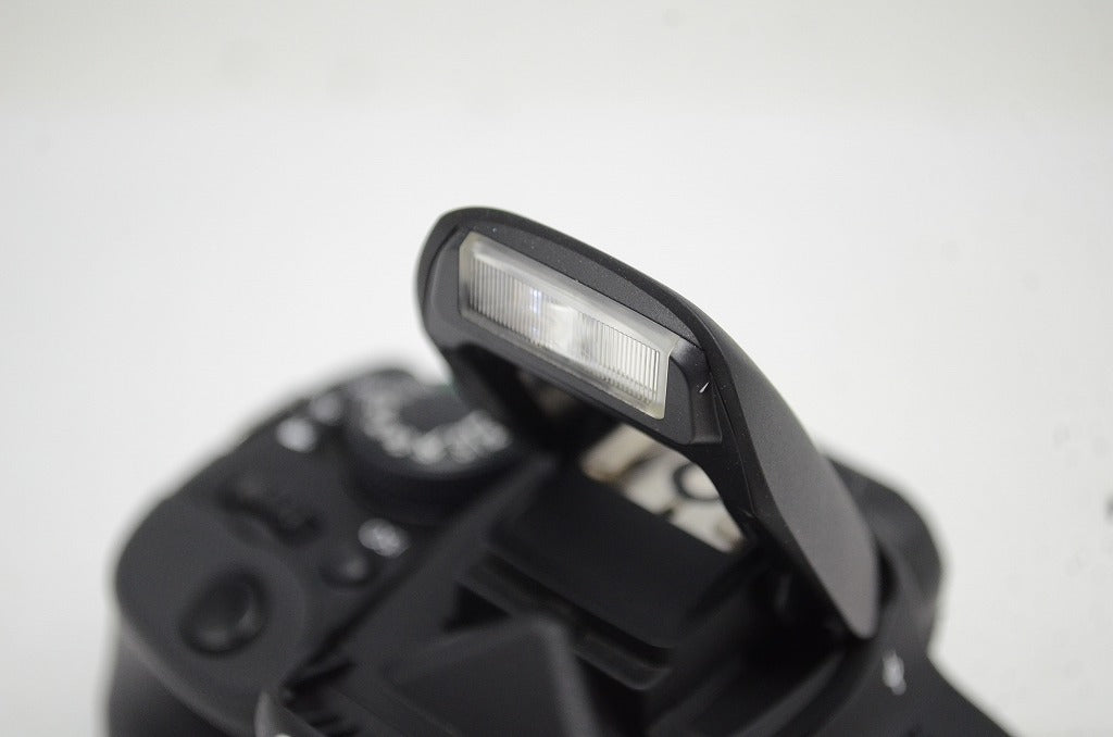 美品 Canon キヤノン EOS Kiss X7 + EF-S 18-55 IS STM レンズキット デジタル一眼レフカメラ 250926k