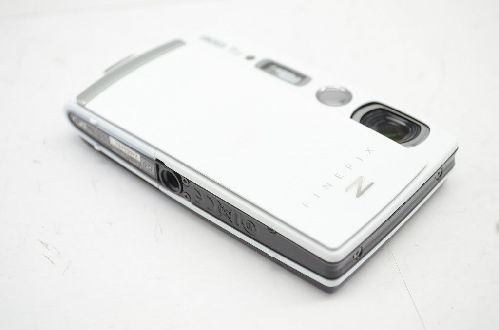 良品 FUJIFILM フジフィルム FinePix Z1000EXR コンパクトデジタルカメラ ホワイト 250930at