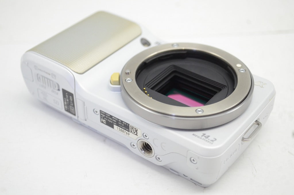 良品 SONY ソニー NEX-3 ボディ ミラーレス一眼カメラ ホワイト 元箱付 251003a