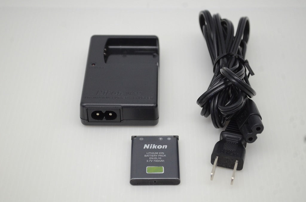 Nikon COOLPIX S510 Compact Digital Camera Urban Black 251215m