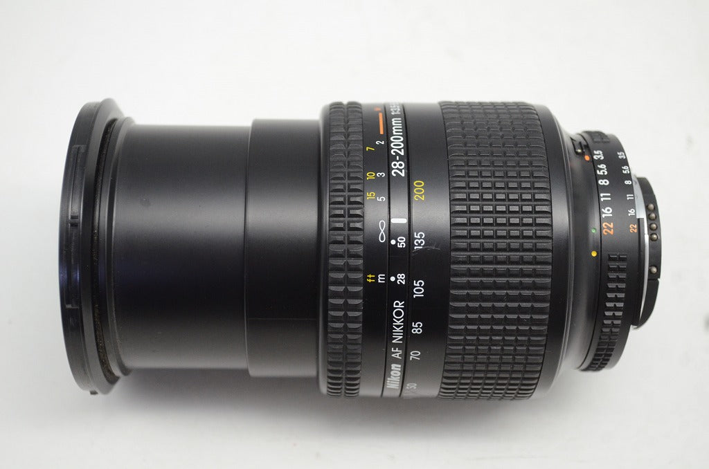 Nikon ニコン AF ZOOM NIKKOR 28-200mm F3.5-5.6D ズームレンズ フード付 251006g