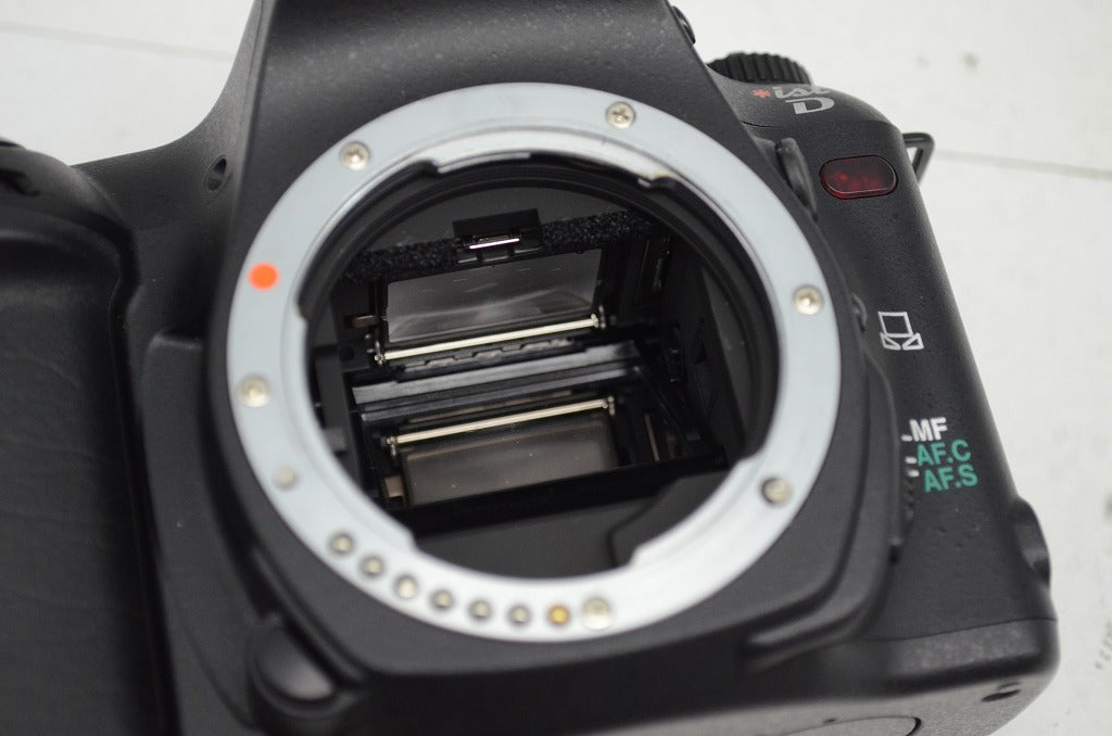 美品 PENTAX ペンタックス *ist D ボディ デジタル一眼レフカメラ 251006b