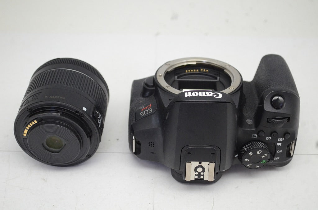 美品 Canon キヤノン EOS Kiss X10i + EF-S 18-55 IS STM レンズキット デジタル一眼レフカメラ 251008e