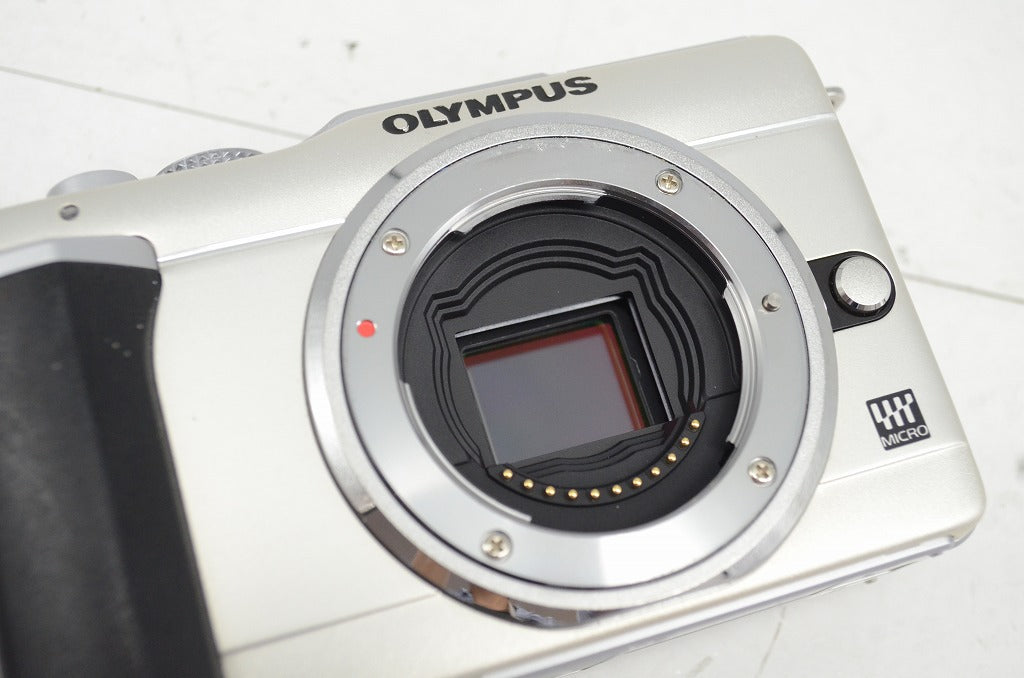 良品 OLYMPUS オリンパス PEN Lite E-PL1 + M.ZUIKO DIGITAL 14-42mm レンズキット ミラーレス 元箱付 251009d