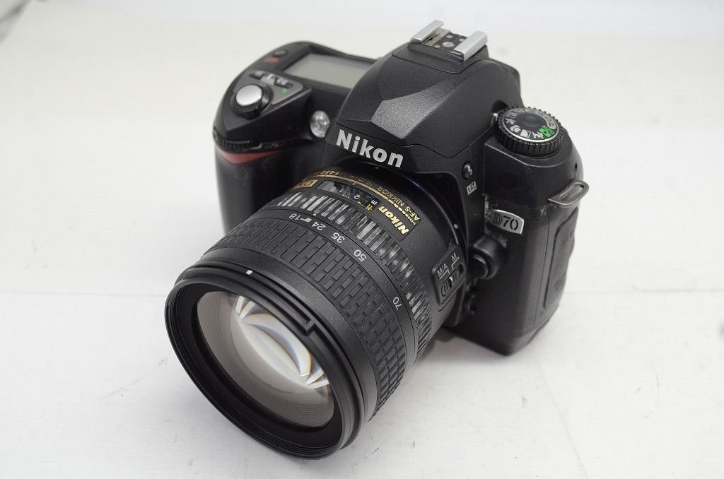 Nikon ニコン D70 + AF-S DX NIKKOR 18-70mm F3.5-4.5G レンズキット デジタル一眼レフカメラ 251006m