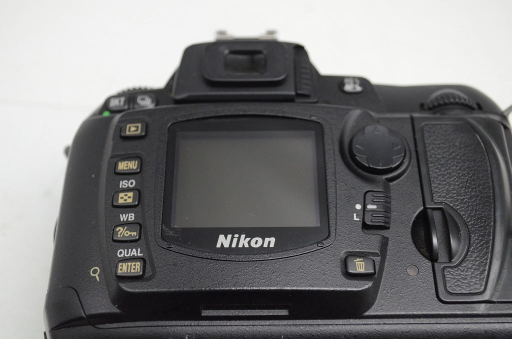 Nikon ニコン D70 + AF-S DX NIKKOR 18-70mm F3.5-4.5G レンズキット デジタル一眼レフカメラ 251006m