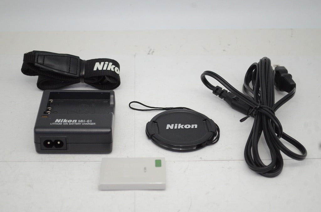 美品 Nikon ニコン COOLPIX P90 コンパクトデジタルカメラ 251016v