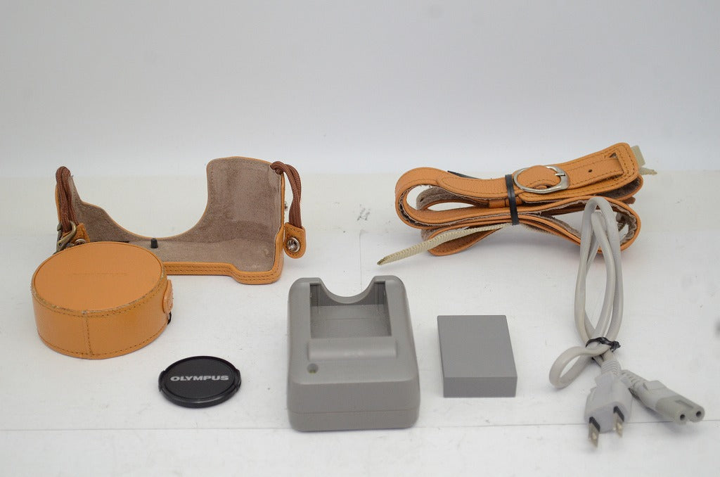 良品 OLYMPUS オリンパス PEN Lite E-PL7 14-42mm EZ レンズキット ミラーレス一眼カメラ ホワイト 251020ag