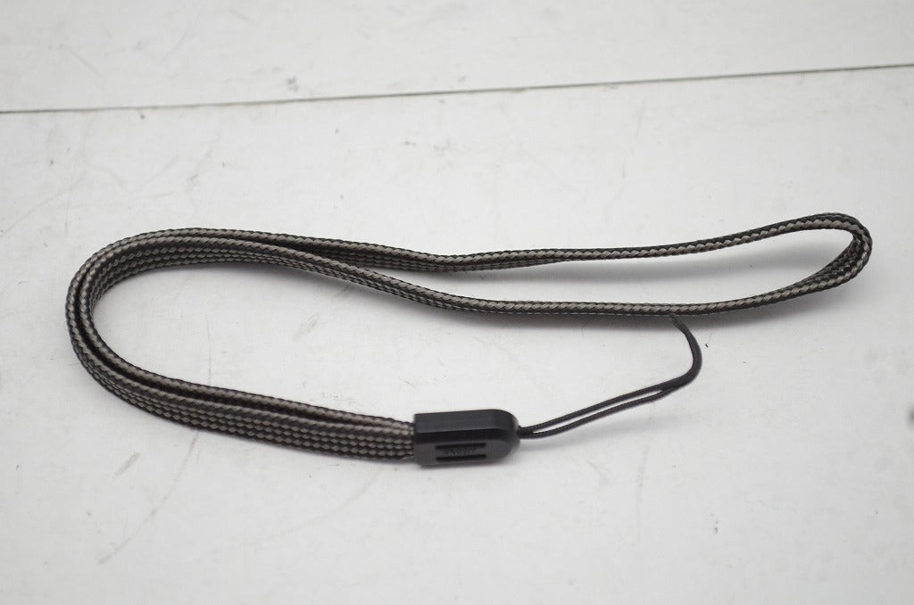 美品 Nikon ニコン COOLPIX L31 シルバー コンパクトデジタルカメラ 251021j