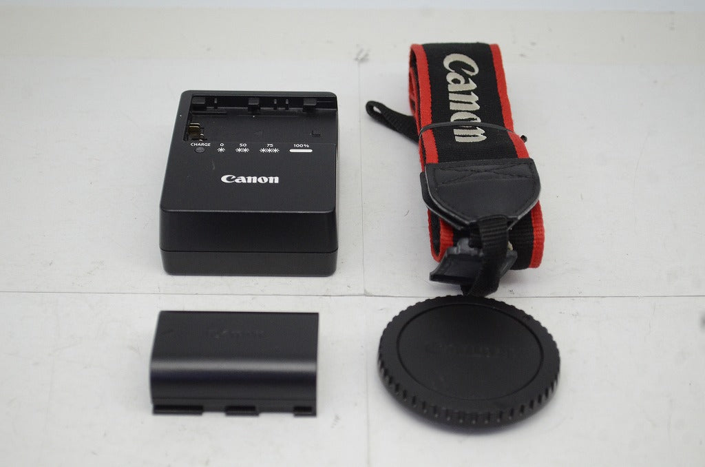 美品 Canon キヤノン EOS 7D ボディ デジタル一眼レフカメラ 251020z